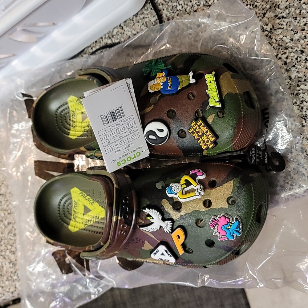 Palace×Crocs - Picture 2 of 3